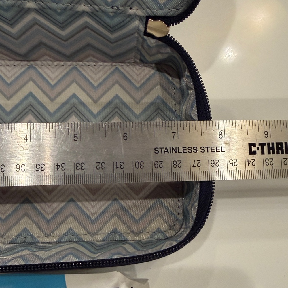 NWT, set of 2 Missoni for Delta Navy Travel Kit with Grown Alchemist products - Picture 3 of 5